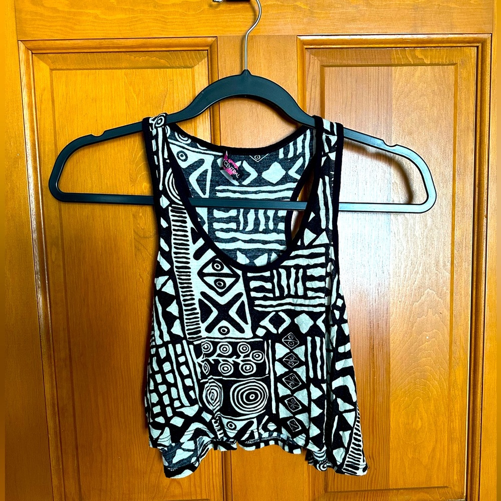 Small Body Central Crop Top
